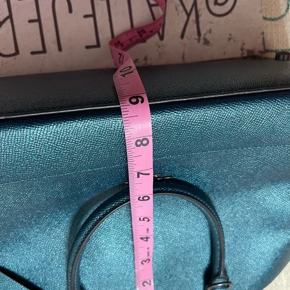 Coach handbag ❄️❄️ - Picture 7 of 9